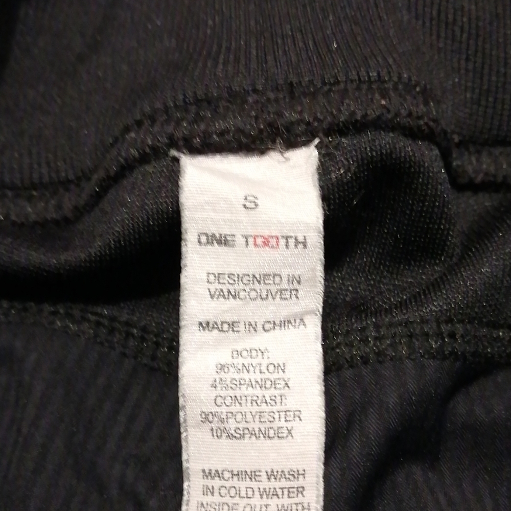 One tooth capris - Picture 3 of 4